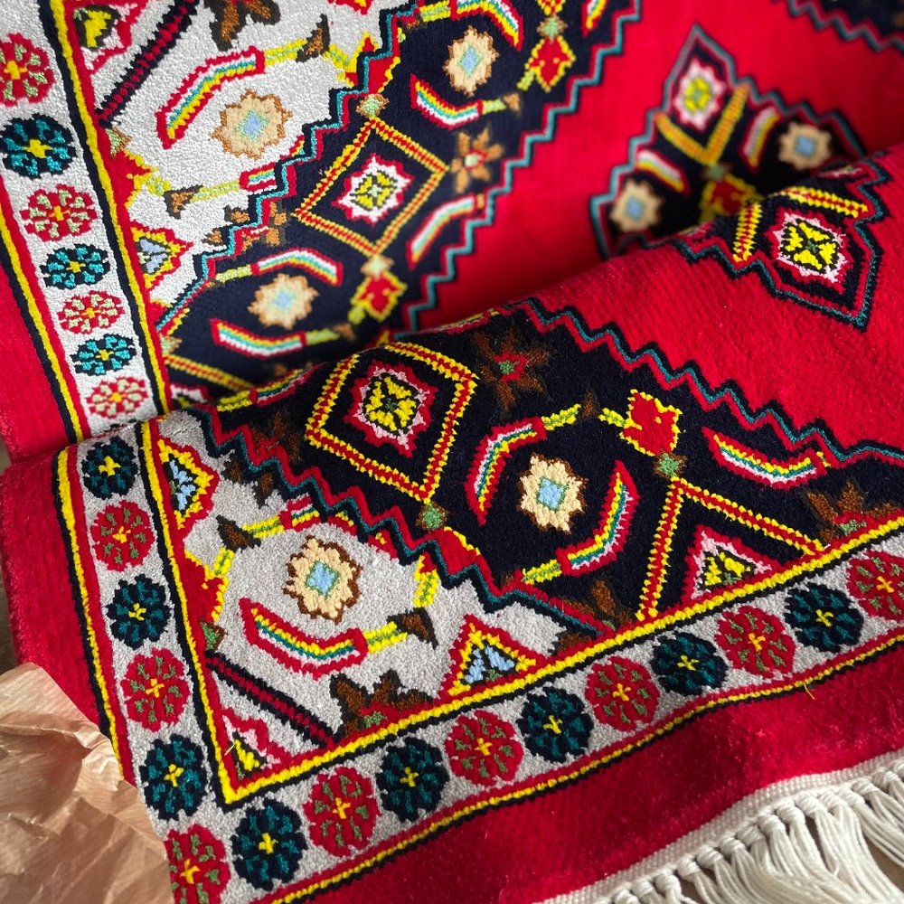 117” x 76” 100% Cotton 300 Knotted Handmade in Giza, EP -Certification Included